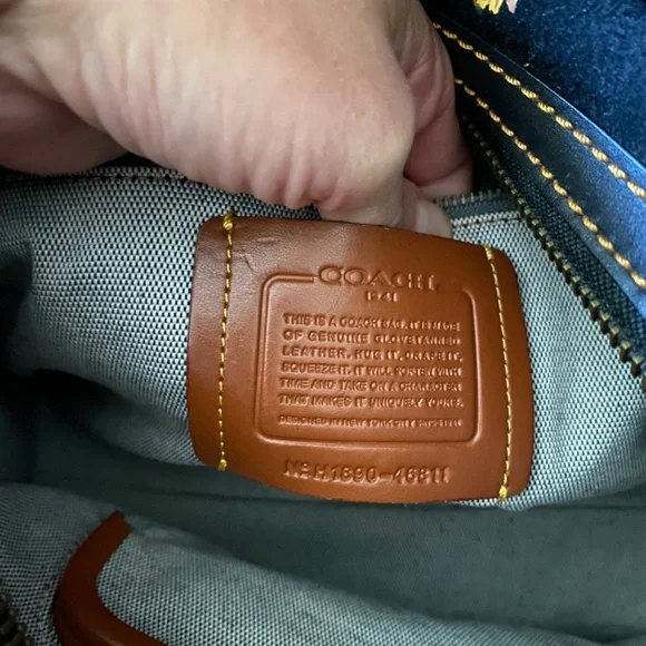 Coach Rogue 30 Pyramid - Picture 7 of 9